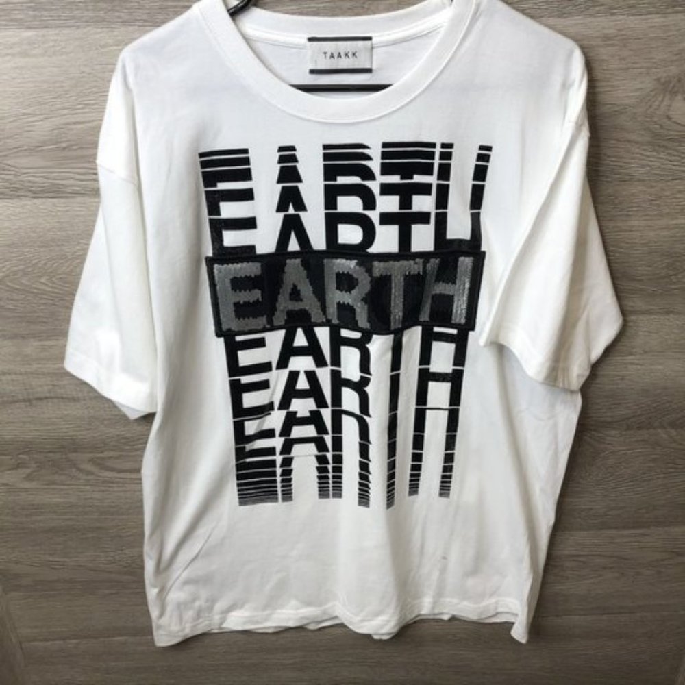 Taakk Mens Size Medium White Earth Sequin Stacked